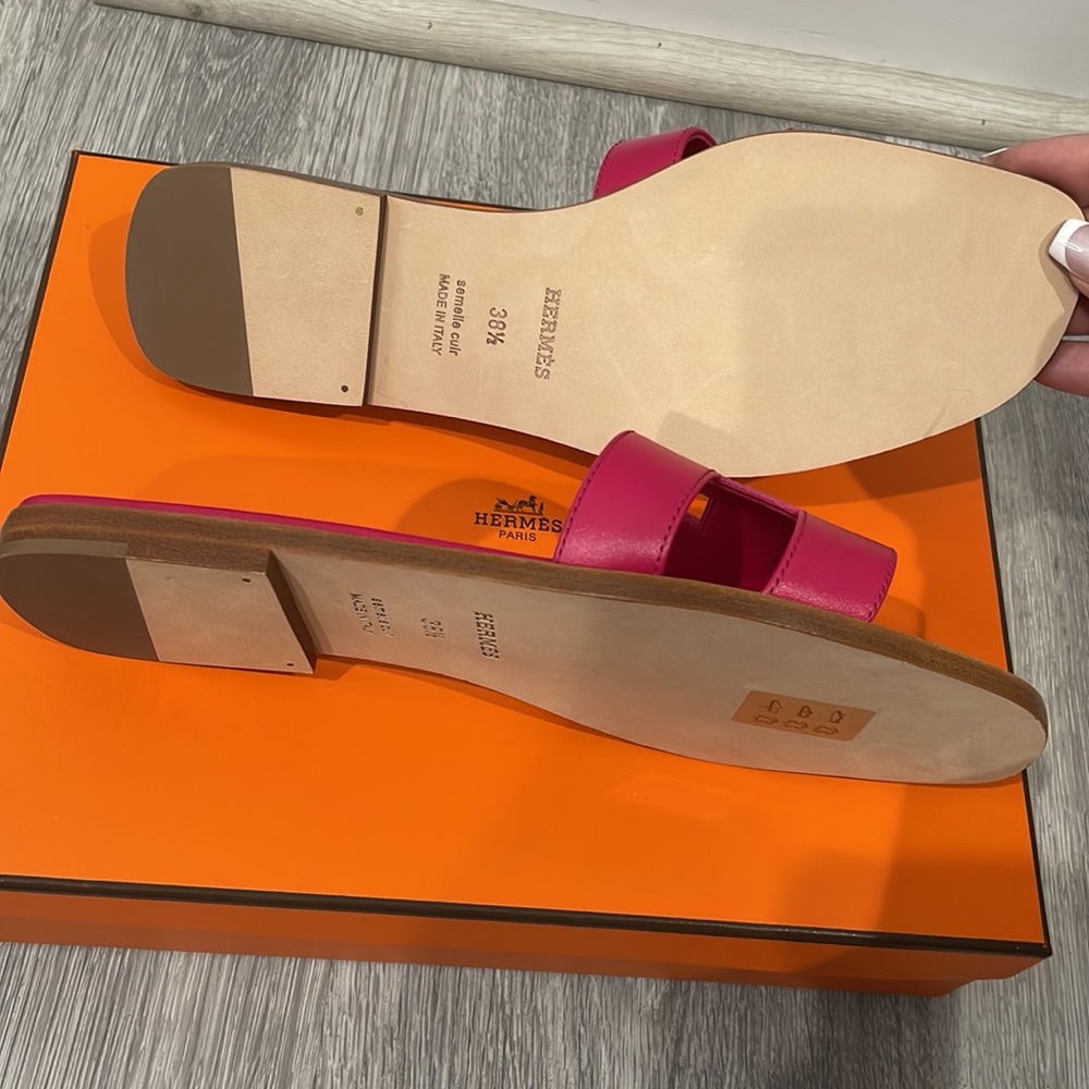 ❌SOLD❌ Hermes Oran Sandal Fuchsia size 38.5 - Picture 5 of 7